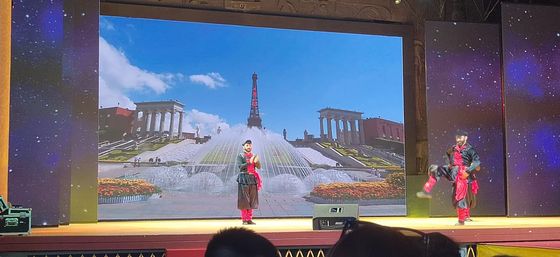 초 밝은 IP65 투명성 LED 디스플레이 야외 사용용 레인프루스 LED 스크린