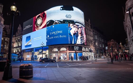 IP65 방수, 1920Hz-3840Hz 주사율, 100,000시간 수명의 옥외용 LED 디스플레이 스크린 LED 비디오 월 패널