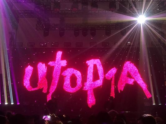 렌탈 행사용 P2.97mm 픽셀 피치 IP65 방수 및 3840-7680Hz 주사율 옥외 LED 비디오 월