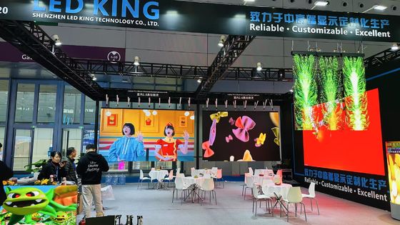 실내 야외 블랙 다이아몬드 램프 SMD1921 P3.91 3000nit 밝기와 다이 캐스팅 알루미늄 재료와 함께 LED 패널